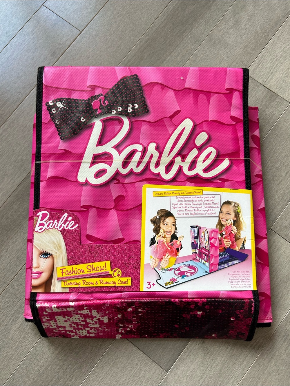 2012 Fashion Show Dressing Room And Runway Barbie Doll Case